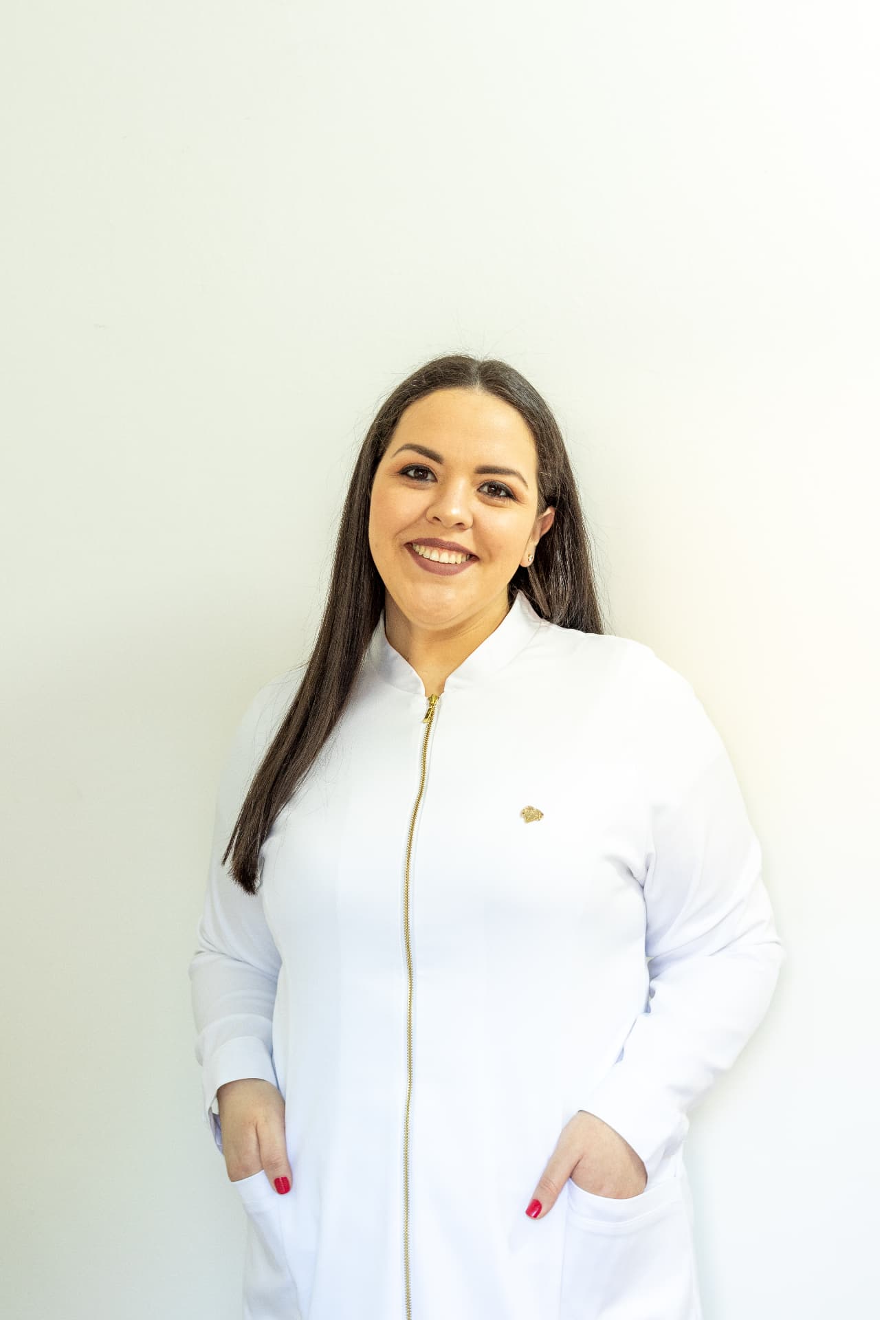 Dra. Lorena Bordón, ortodoncista en Luque, en el consultorio de BorDent Odontología